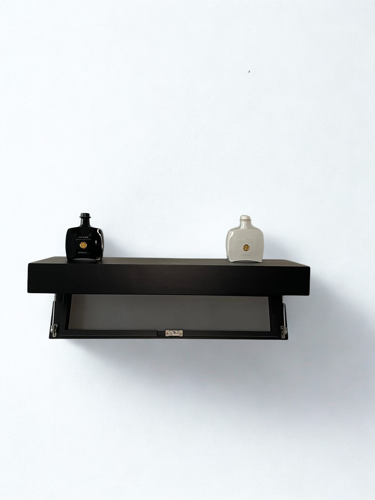 Concealment shelf Black