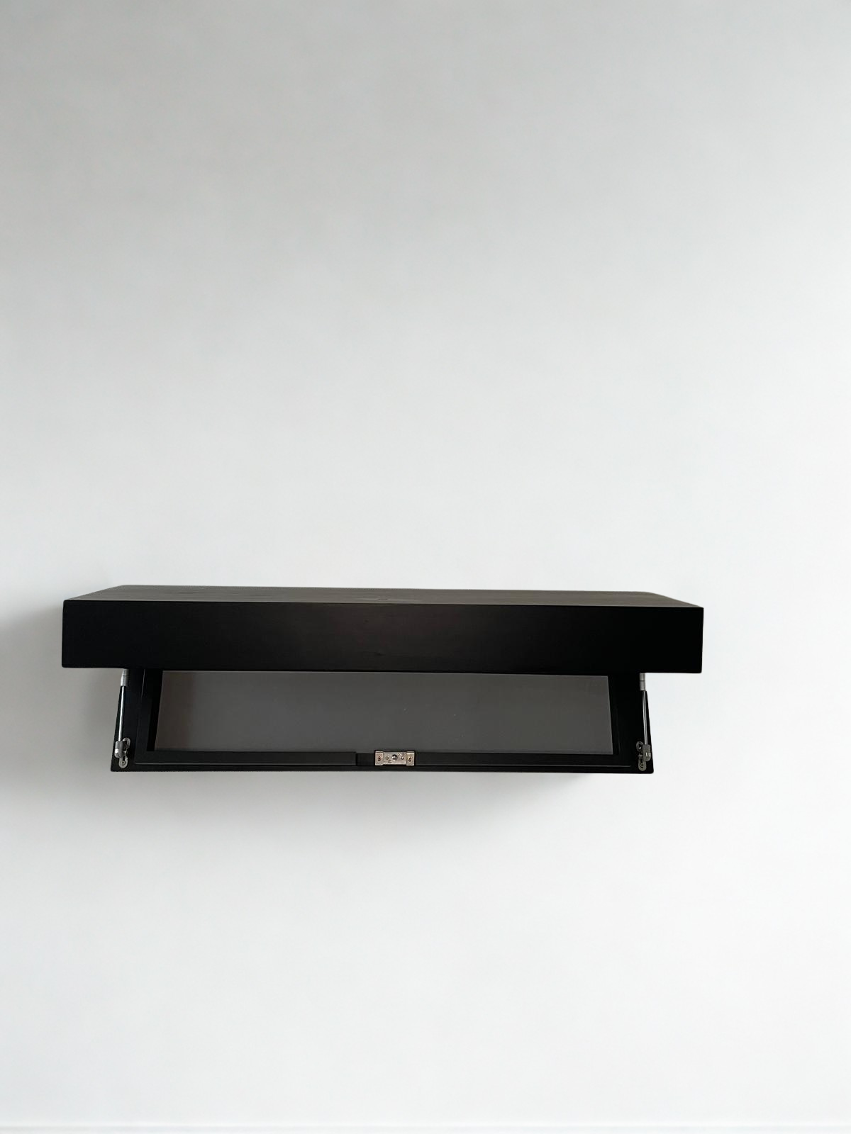 Verstecktes Regal Schwarz