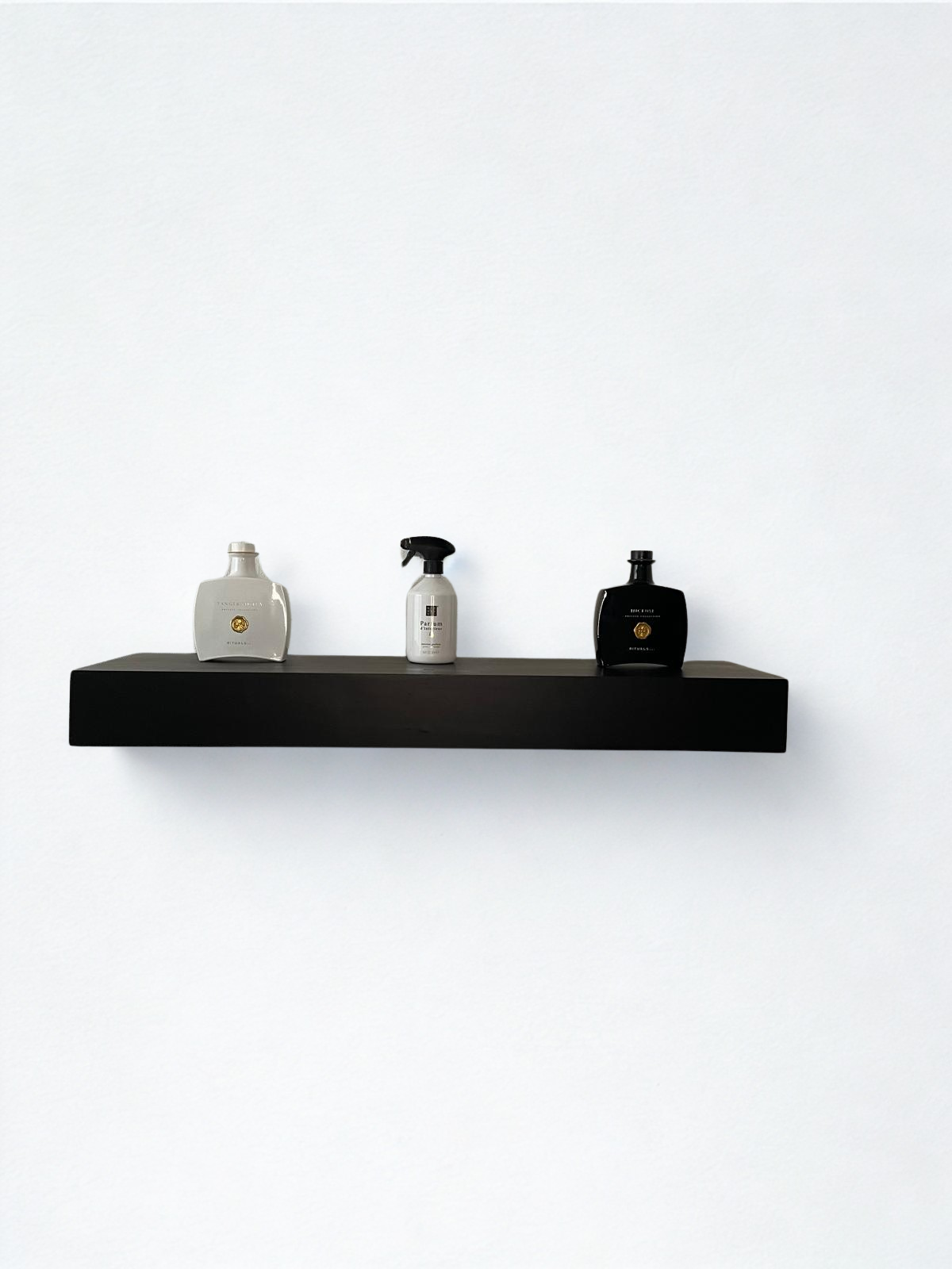 Concealment shelf Black